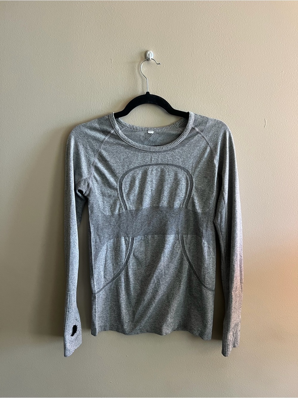 lululemon athletica Heather Gray Long-Sleeve Performance Top